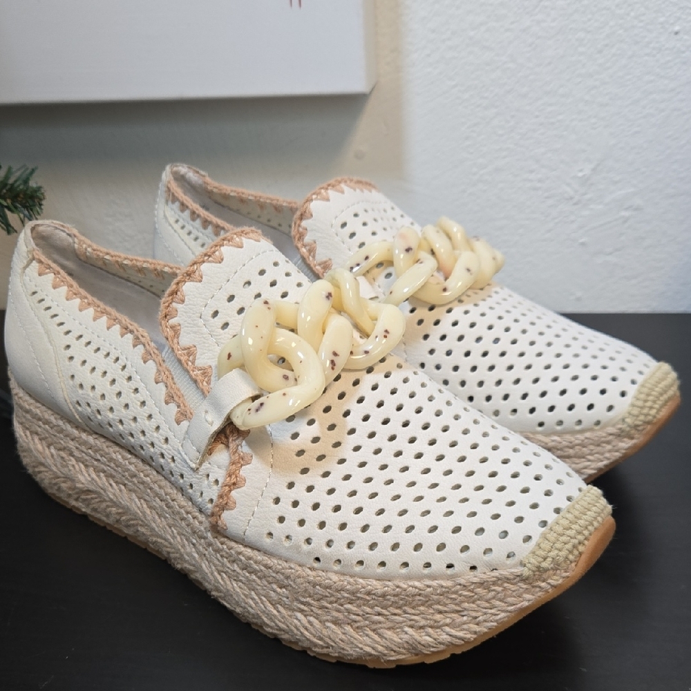 NEW Dolce Vita White and Cream Perforated Wedges